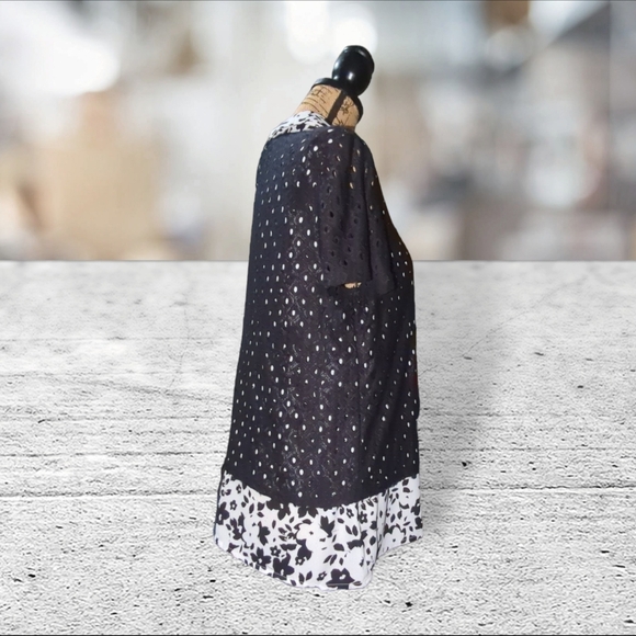 Elle eyelet mock layered top size L - Picture 4 of 14